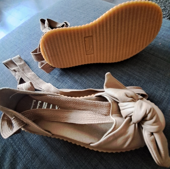 FENTY bY RIHANNA x Puma Women's Tan Platform Lace Up Bow Sandals Size 7 - Picture 3 of 6